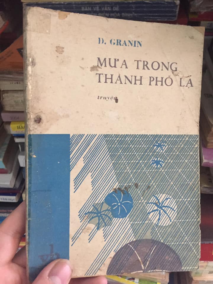 Mua trong thanh pho la